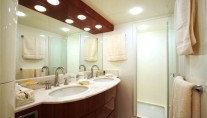 Albacore II -  Bathroom B